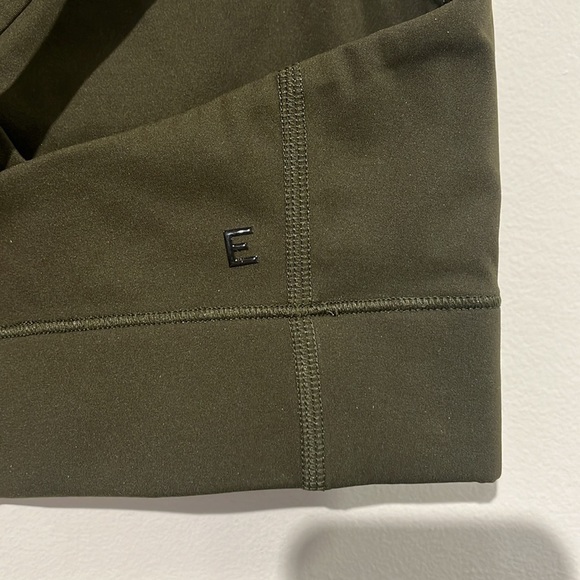 Everlane The Perform Cropped Top in dark olive green - size small - Picture 7 of 11